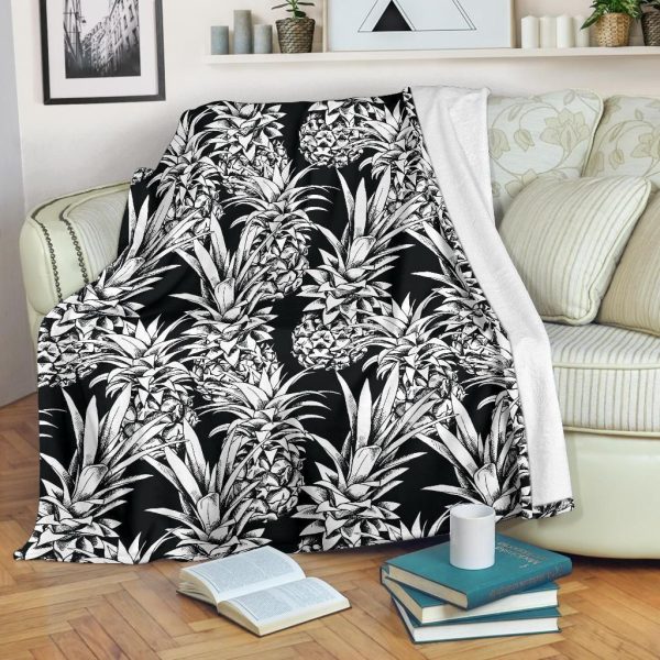 Black And White Pineapple Pattern Print Design Fleece Blanket