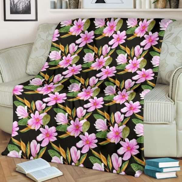 Magnolia Pattern Print Design Black Fleece Blanket - Image 2