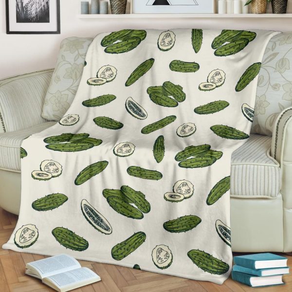 Green Cucumber Pattern Print Design White Fleece Blanket - Image 3